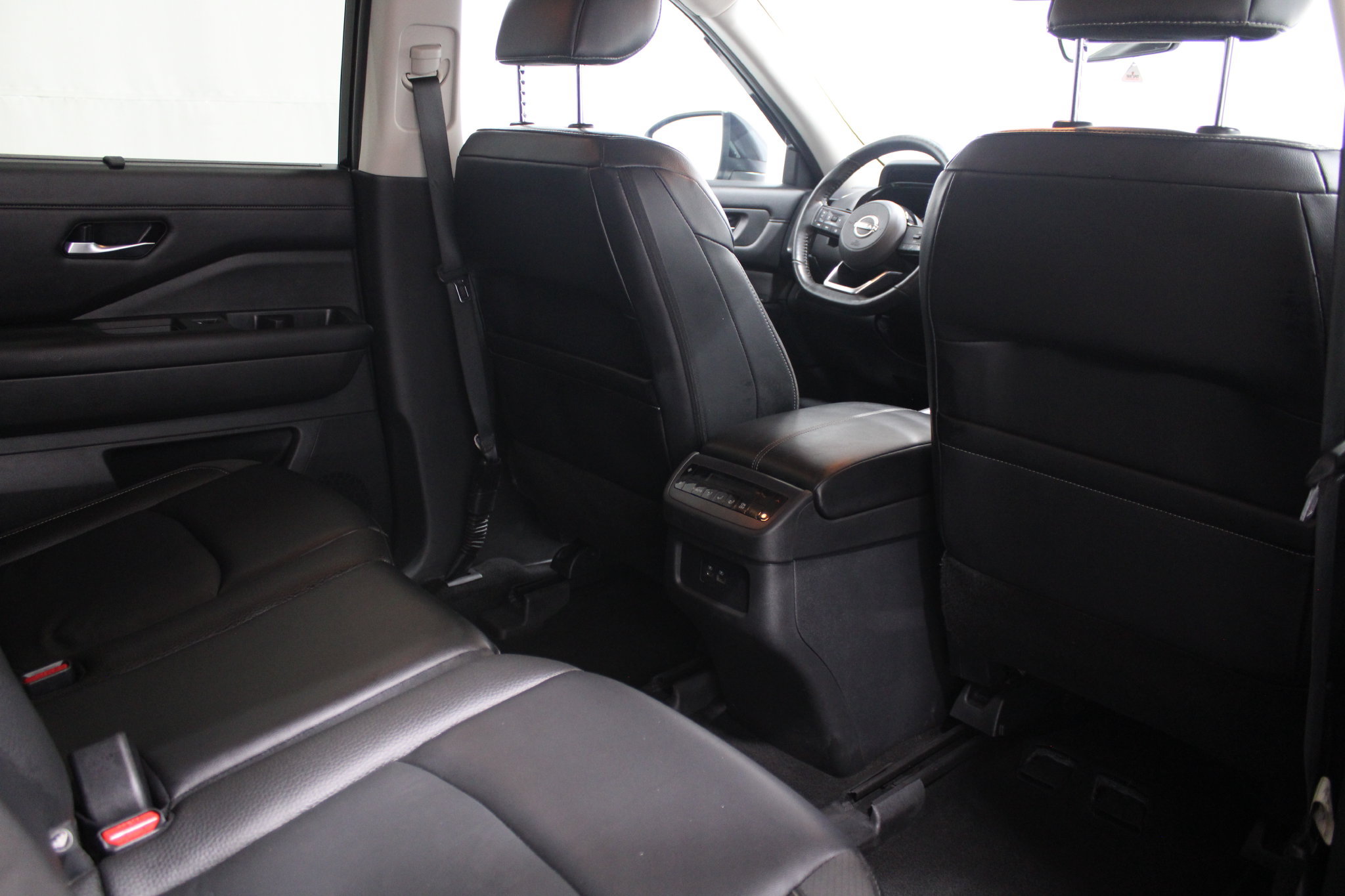 Used 2024 Nissan Pathfinder SL w/ Cargo Package AWD/4WD image 22