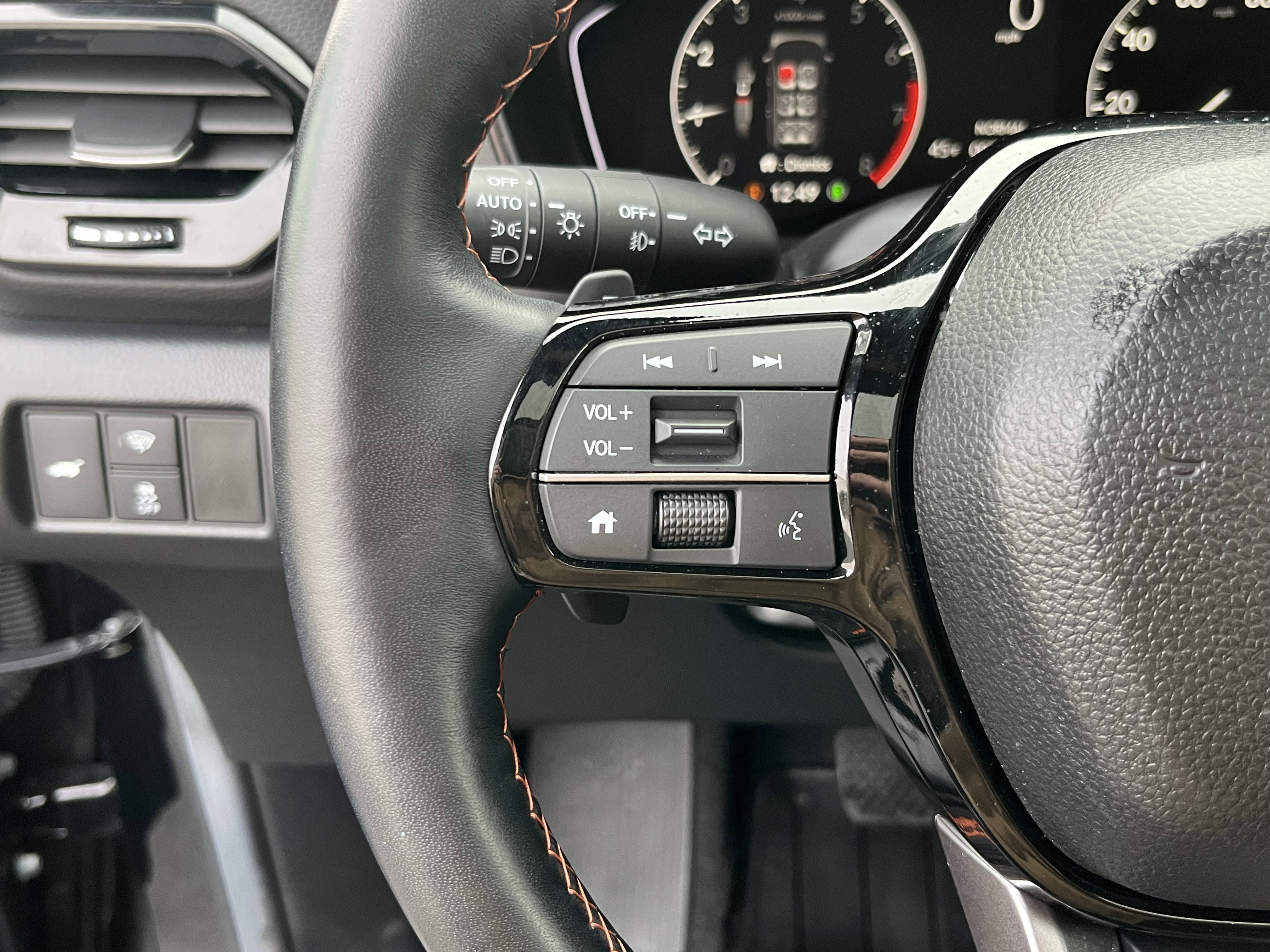 Certified 2025 Honda Pilot TrailSport image 23