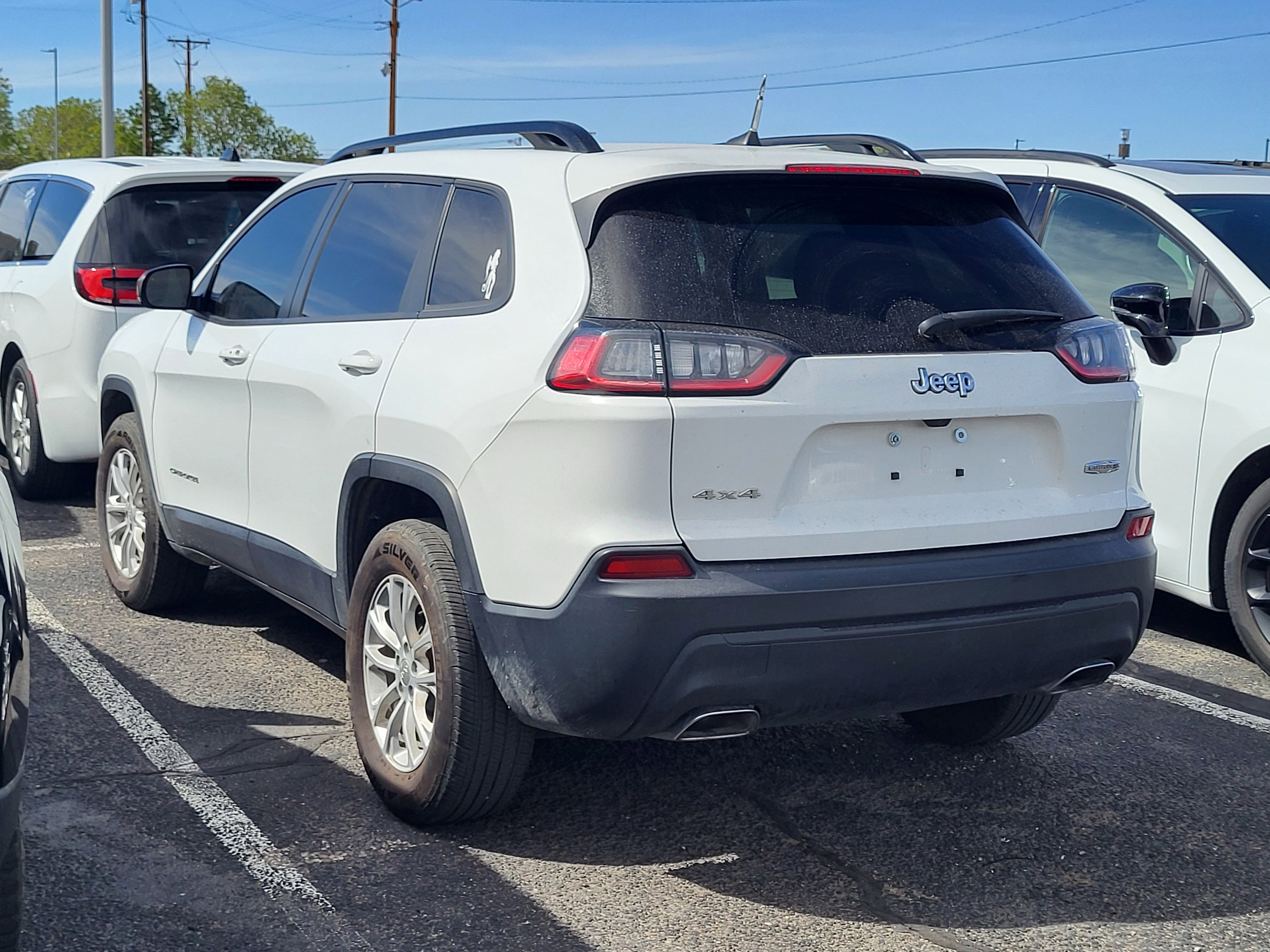 Used 2022 Jeep Cherokee Latitude Lux w/ Mopar Interior Package AWD/4WD image 19