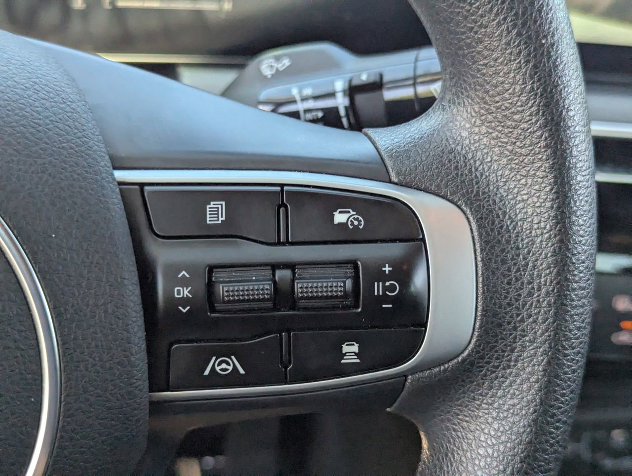 Used 2025 Kia K5 LXS FWD image 28