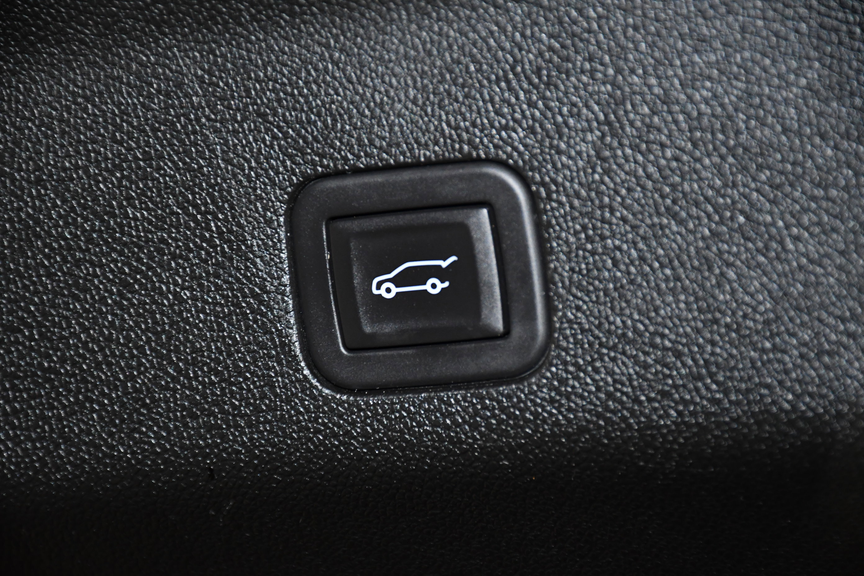 Used 2025 Chevrolet Tahoe Z71 AWD/4WD image 54