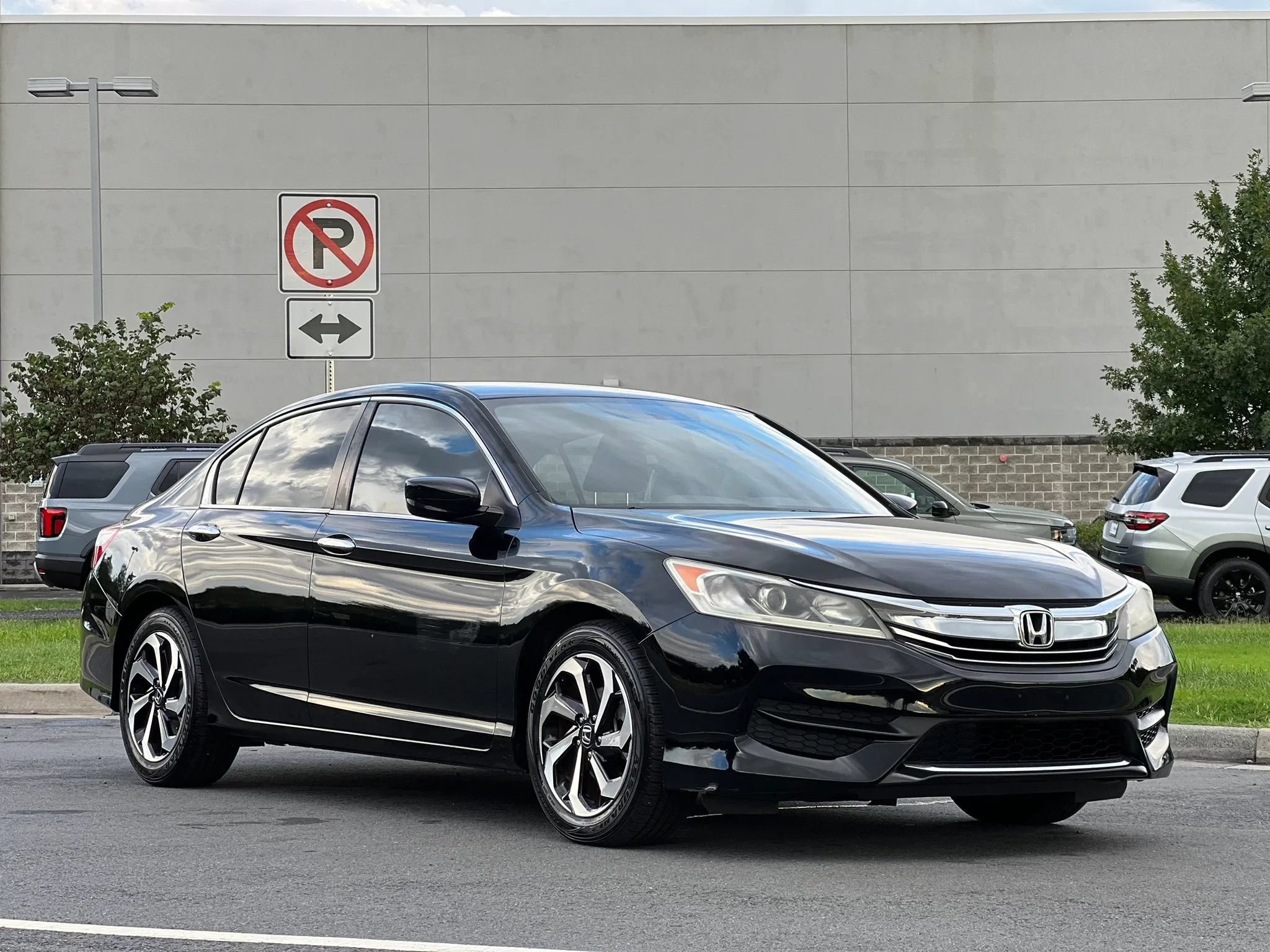 Used 2016 Honda Accord LX image 7