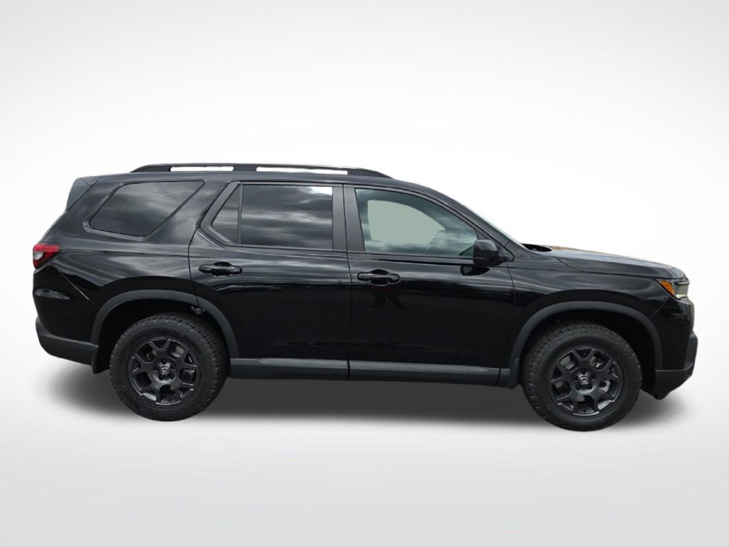 New 2026 Honda Pilot TrailSport image 2