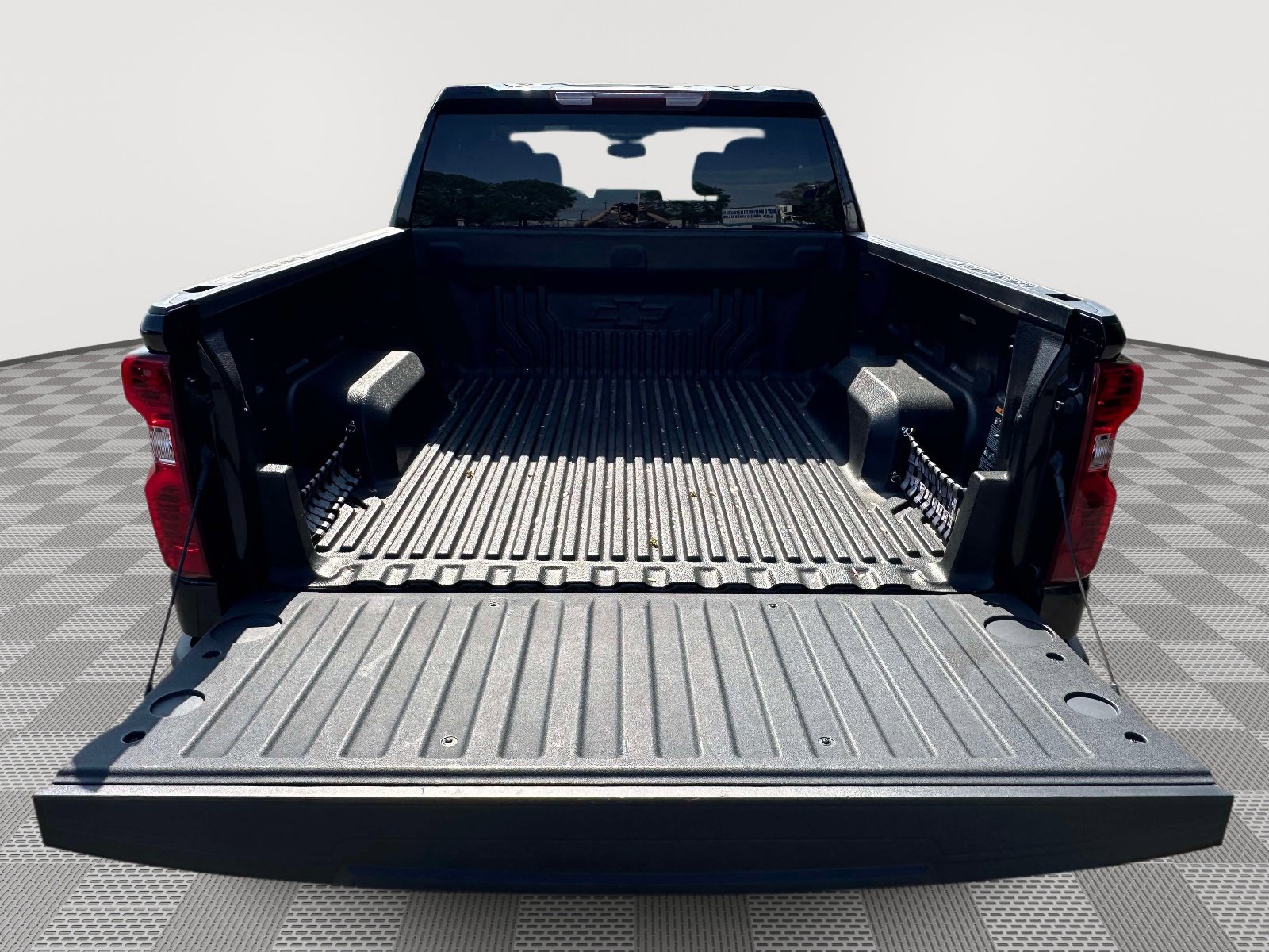 Used 2022 Chevrolet Silverado 1500 LT AWD/4WD image 33