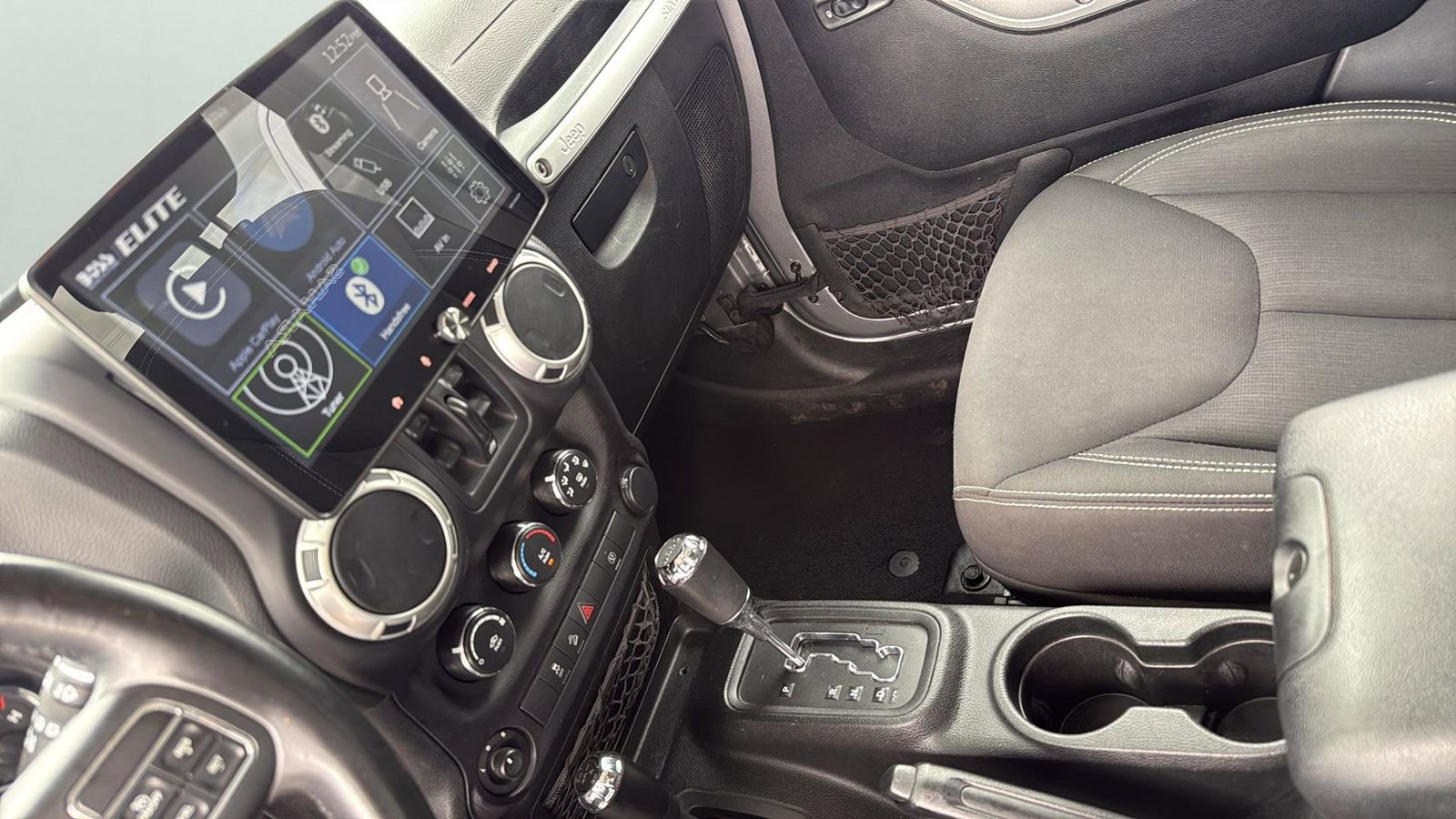 Used 2018 Jeep Wrangler Unlimited Sahara image 21