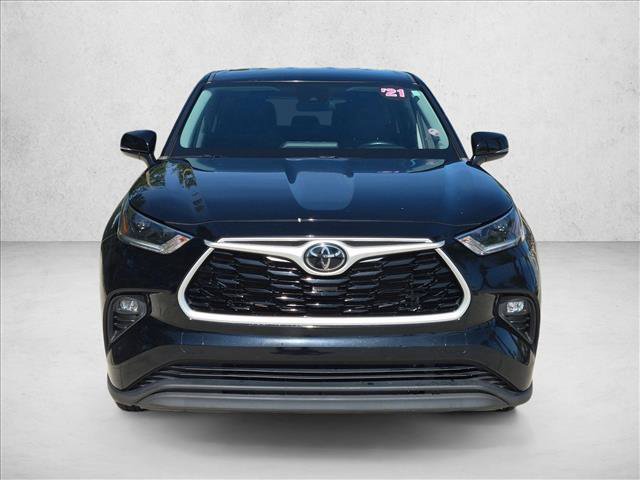 Used 2021 Toyota Highlander LE FWD video 2