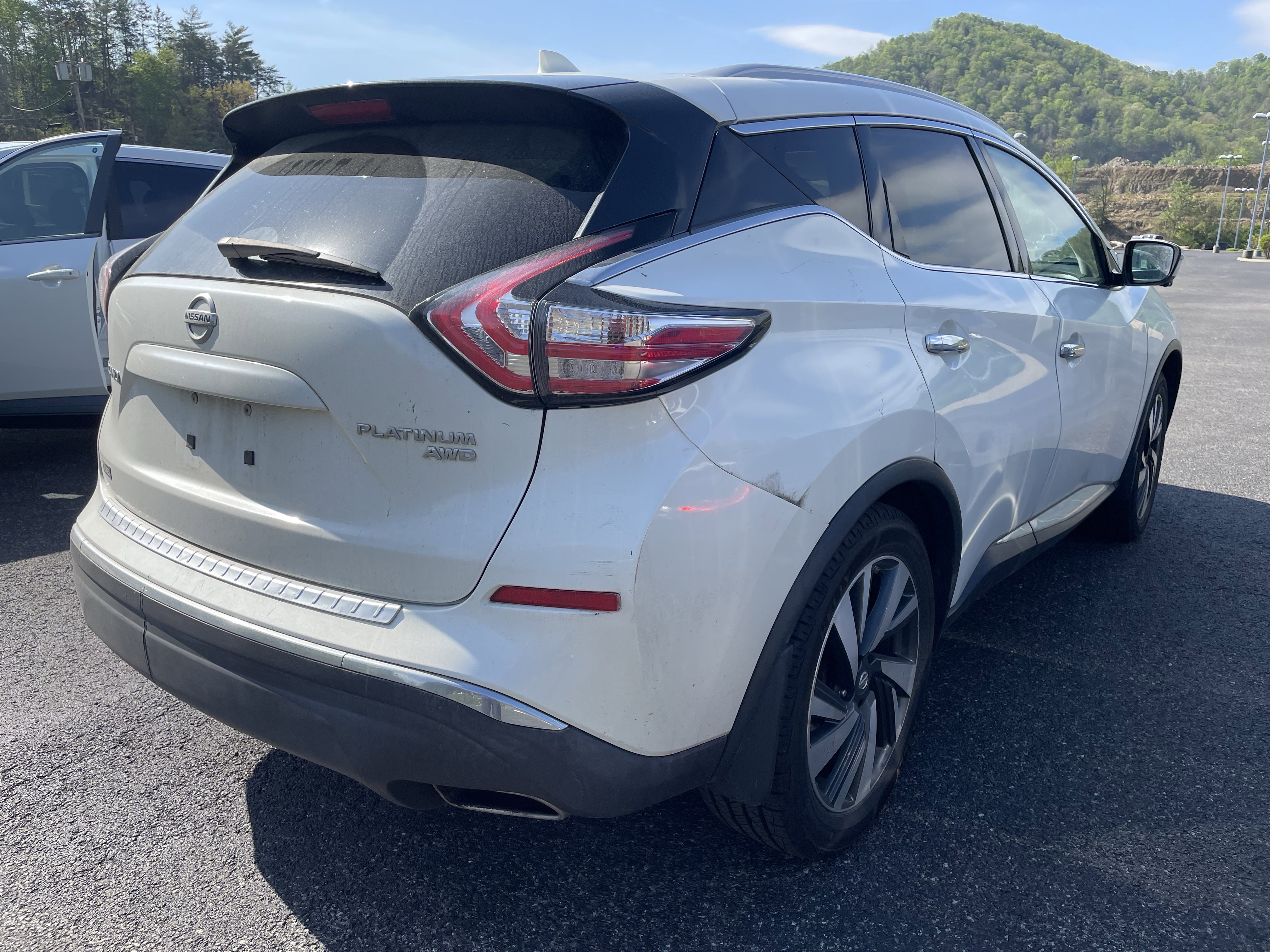 Used 2017 Nissan Murano Platinum w/ Platinum Technology Package image 2