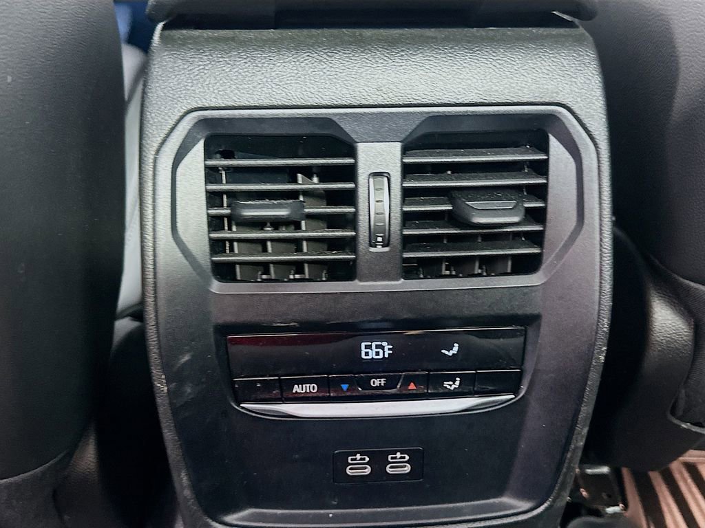 Used 2023 BMW 330i xDrive Sedan w/ Premium Package AWD/4WD image 26