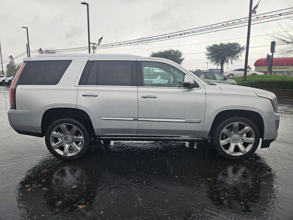 Used 2018 Cadillac Escalade Premium Luxury image 7