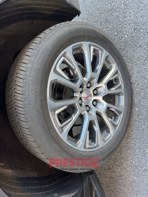 Used 2025 GMC Yukon XL Denali image 15