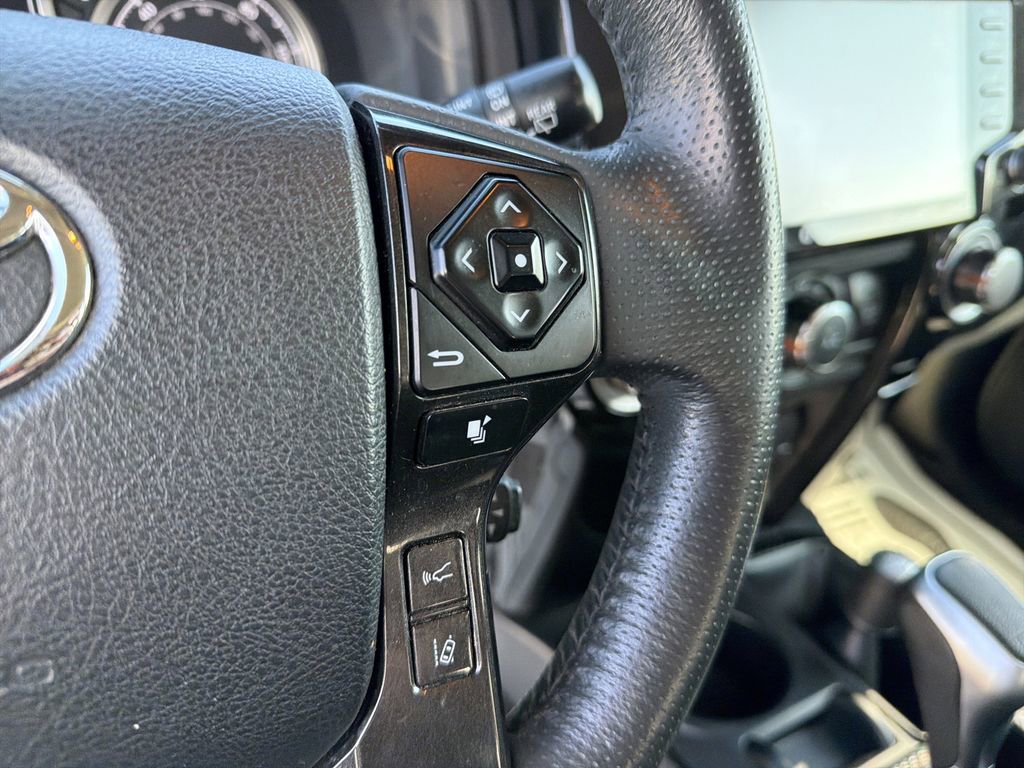 Used 2020 Toyota 4Runner TRD Off-Road Premium w/ Moonroof Package AWD/4WD image 20
