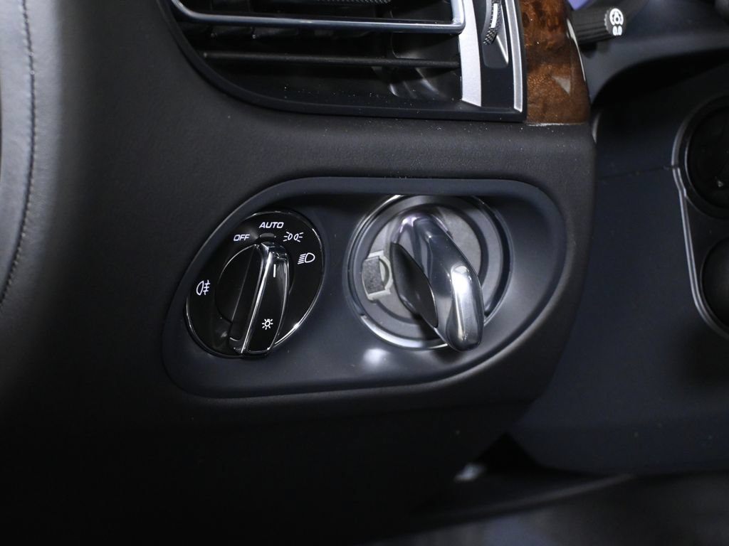 New 2026 Porsche Macan AWD/4WD image 30
