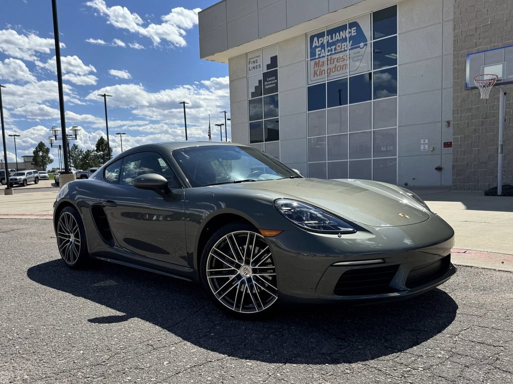 Used 2022 Porsche 718 Cayman w/ Premium Package RWD image 2