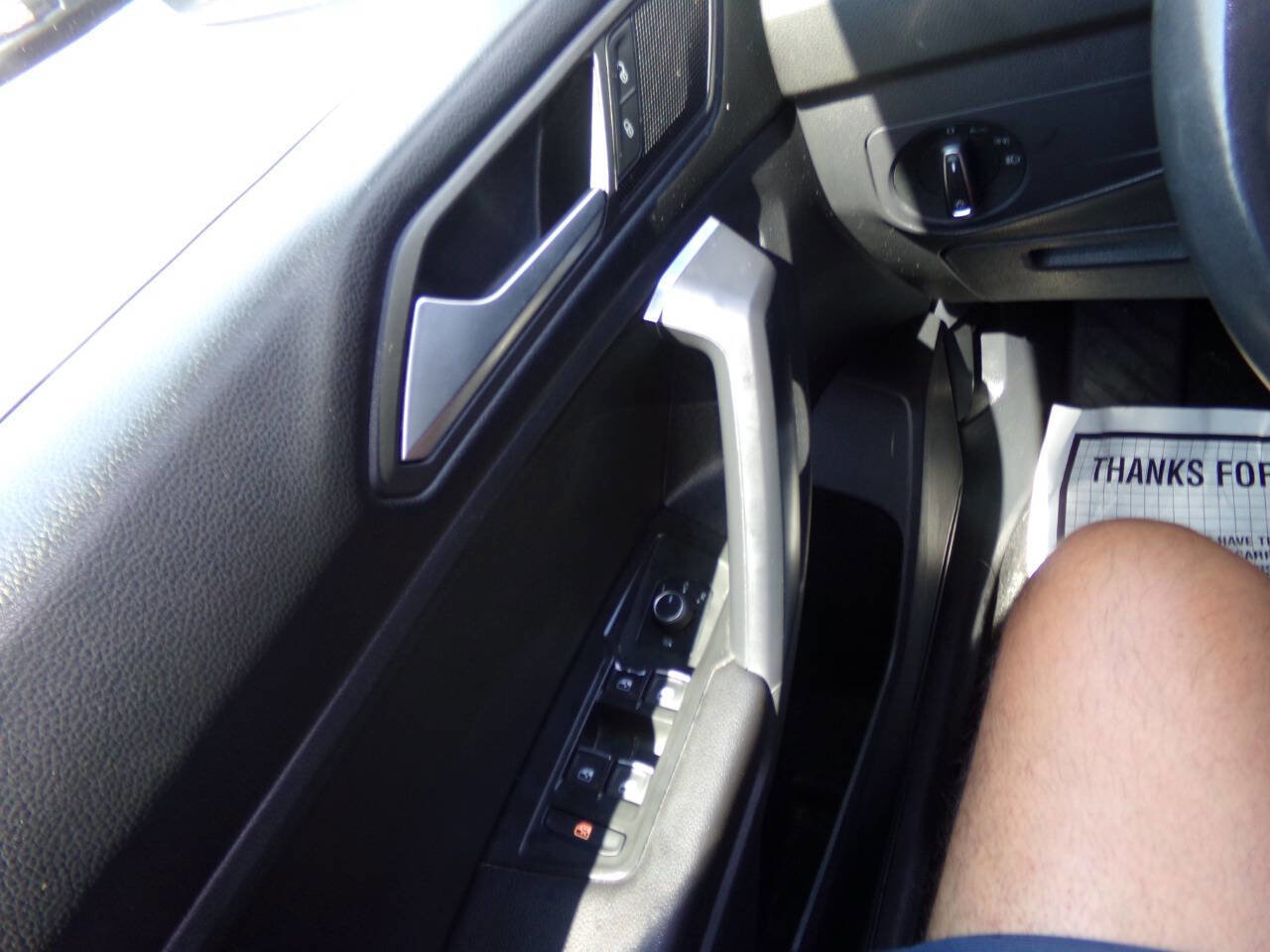 Used 2021 Volkswagen Tiguan SE image 49