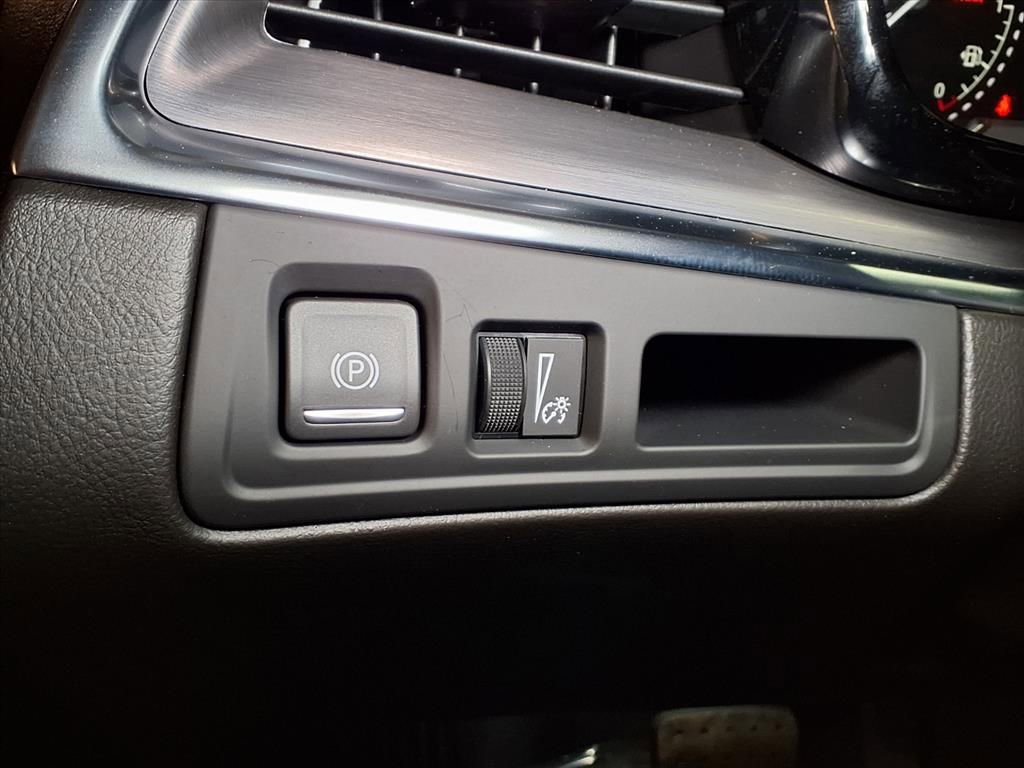 New 2026 Cadillac XT5 Luxury image 17