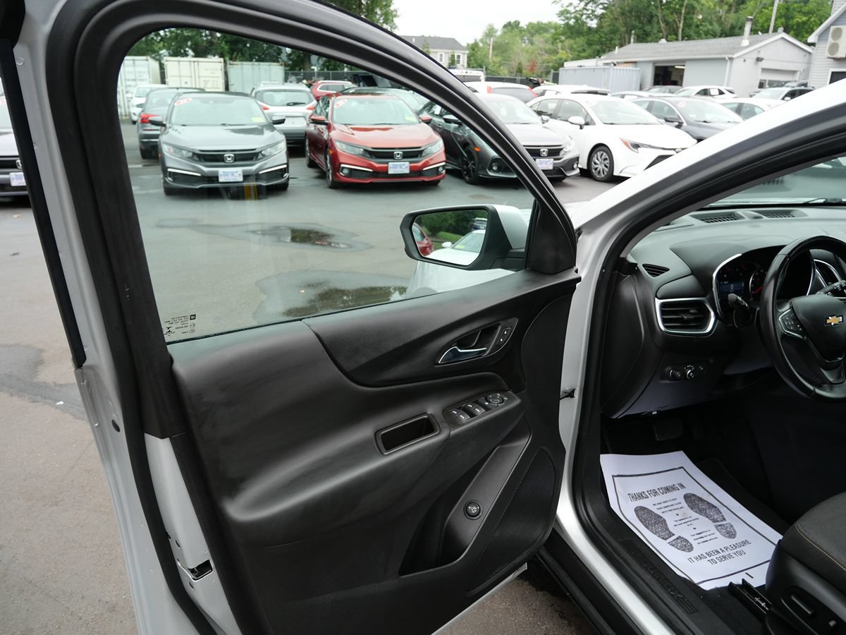 Used 2021 Chevrolet Equinox LT w/ Driver Convenience Package AWD/4WD image 16