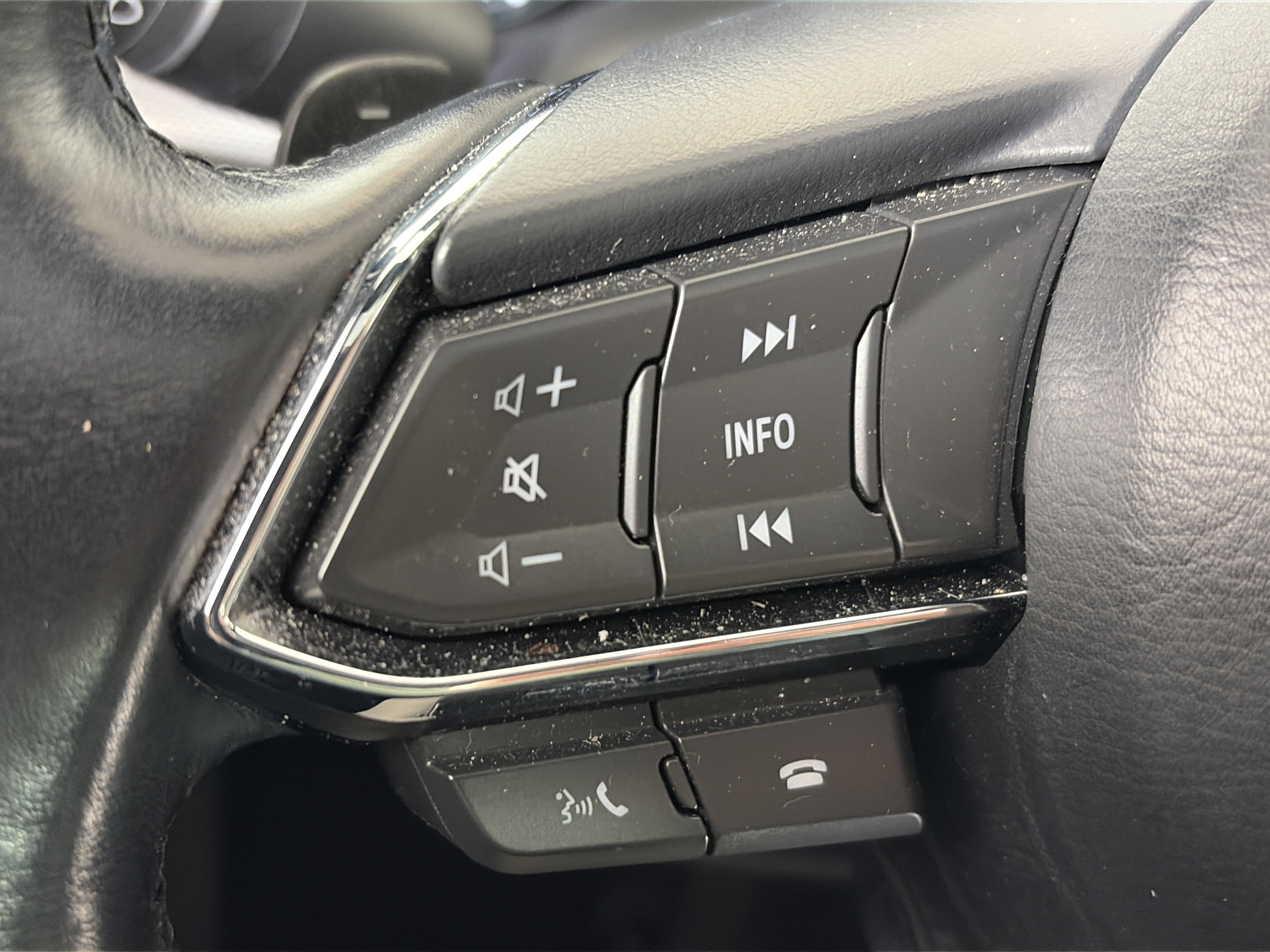 Used 2023 MAZDA CX-9 Signature image 32