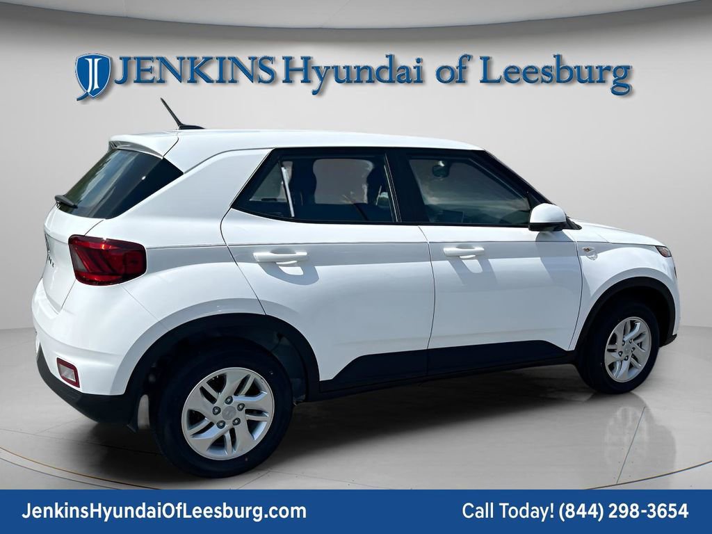 New 2026 Hyundai Venue SE image 5