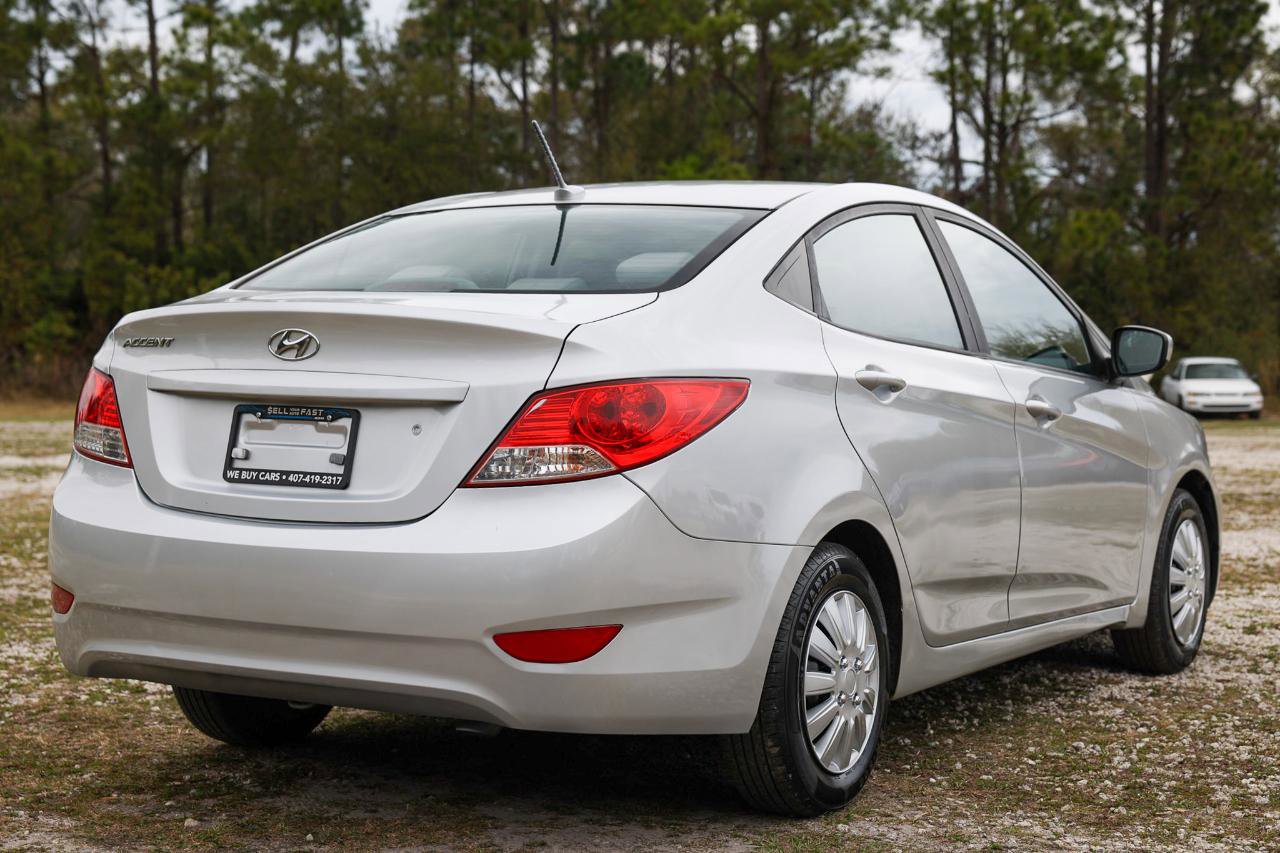 Used 2013 Hyundai Accent GLS image 9