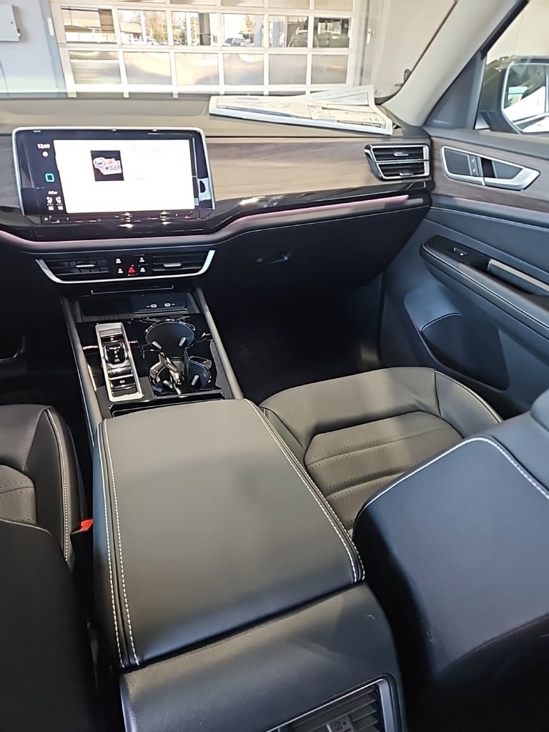 New 2026 Volkswagen Atlas SEL image 25