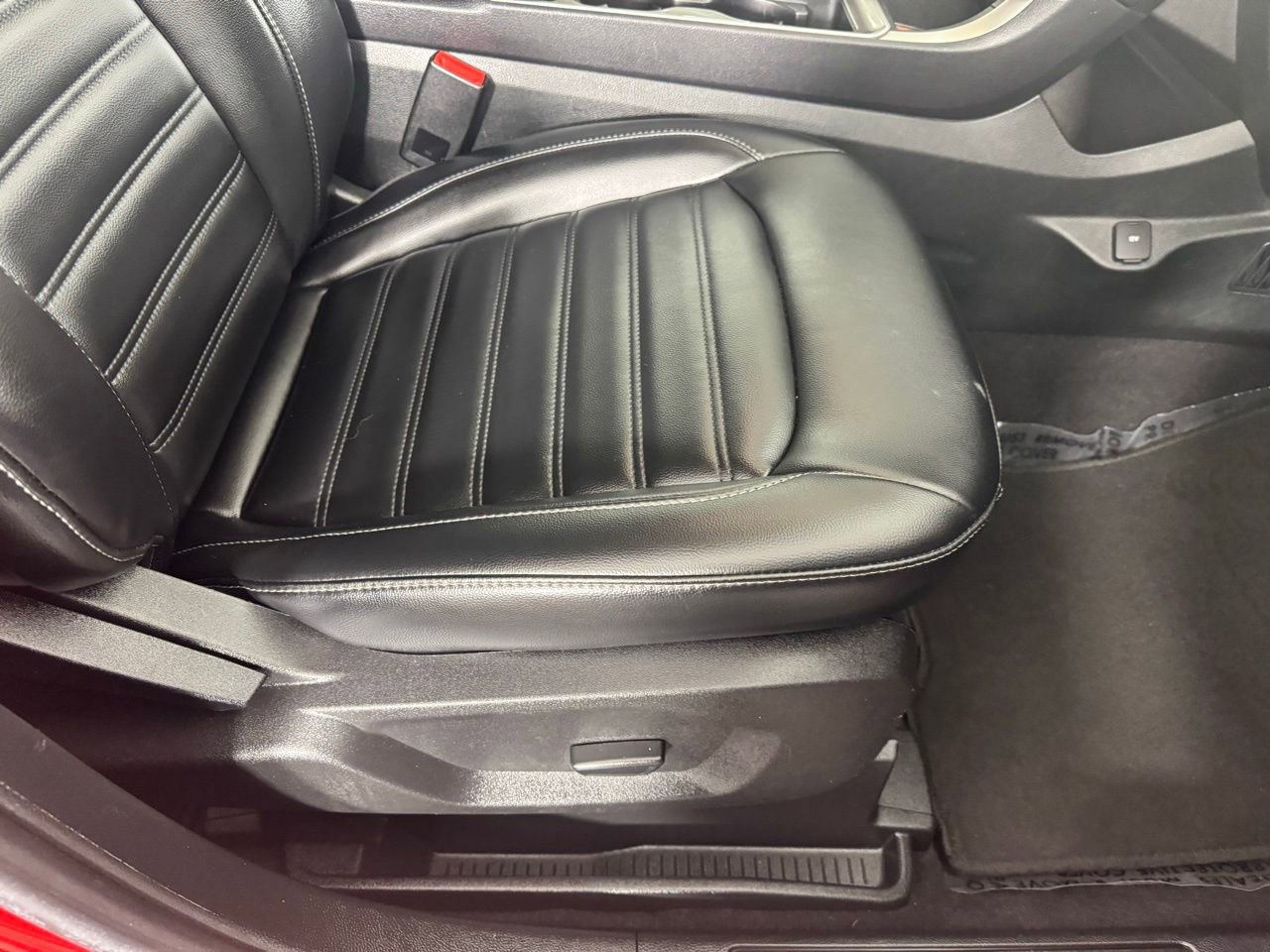 Used 2023 Ford Edge SEL image 32