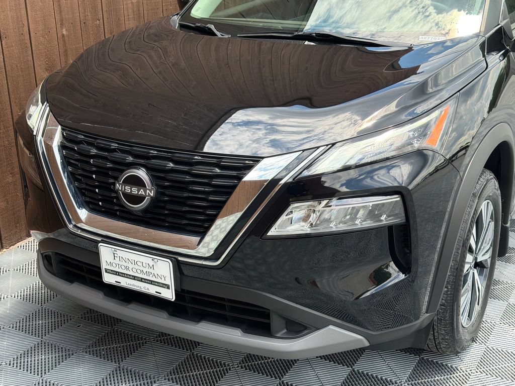 Used 2023 Nissan Rogue SV AWD/4WD image 18