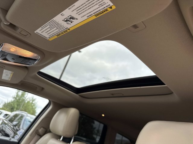 Used 2017 Jeep Grand Cherokee Limited AWD/4WD image 16