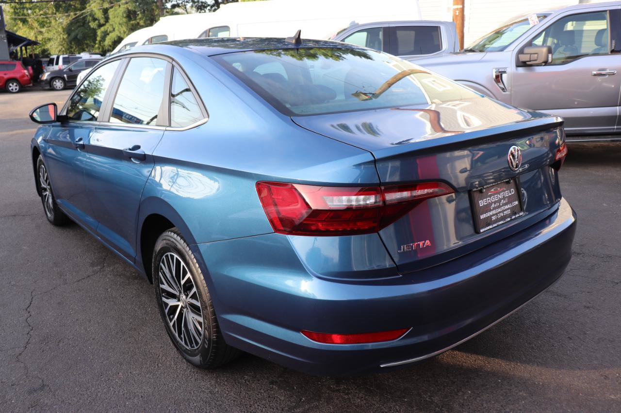 Used 2020 Volkswagen Jetta SE FWD image 3