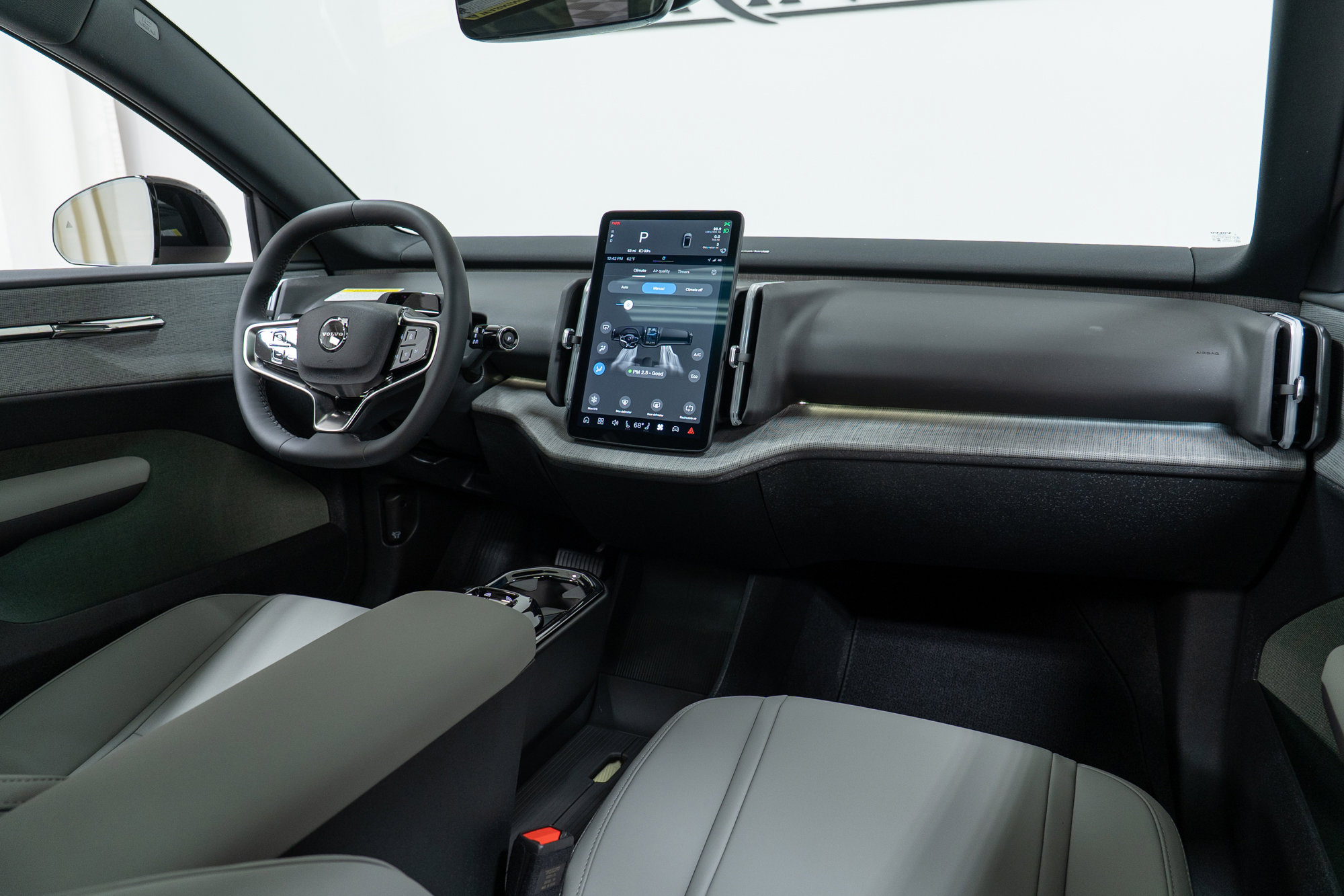 New 2026 Volvo EX30 Cross Country Ultra w/ Protection Package Premier image 15