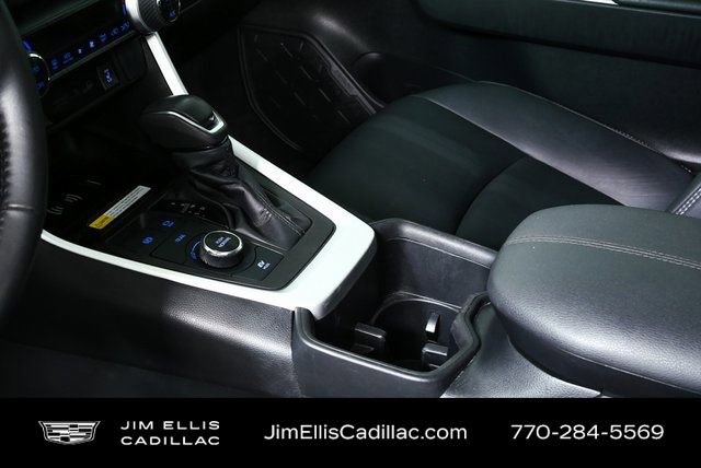 Used 2022 Toyota RAV4 XLE Premium image 17