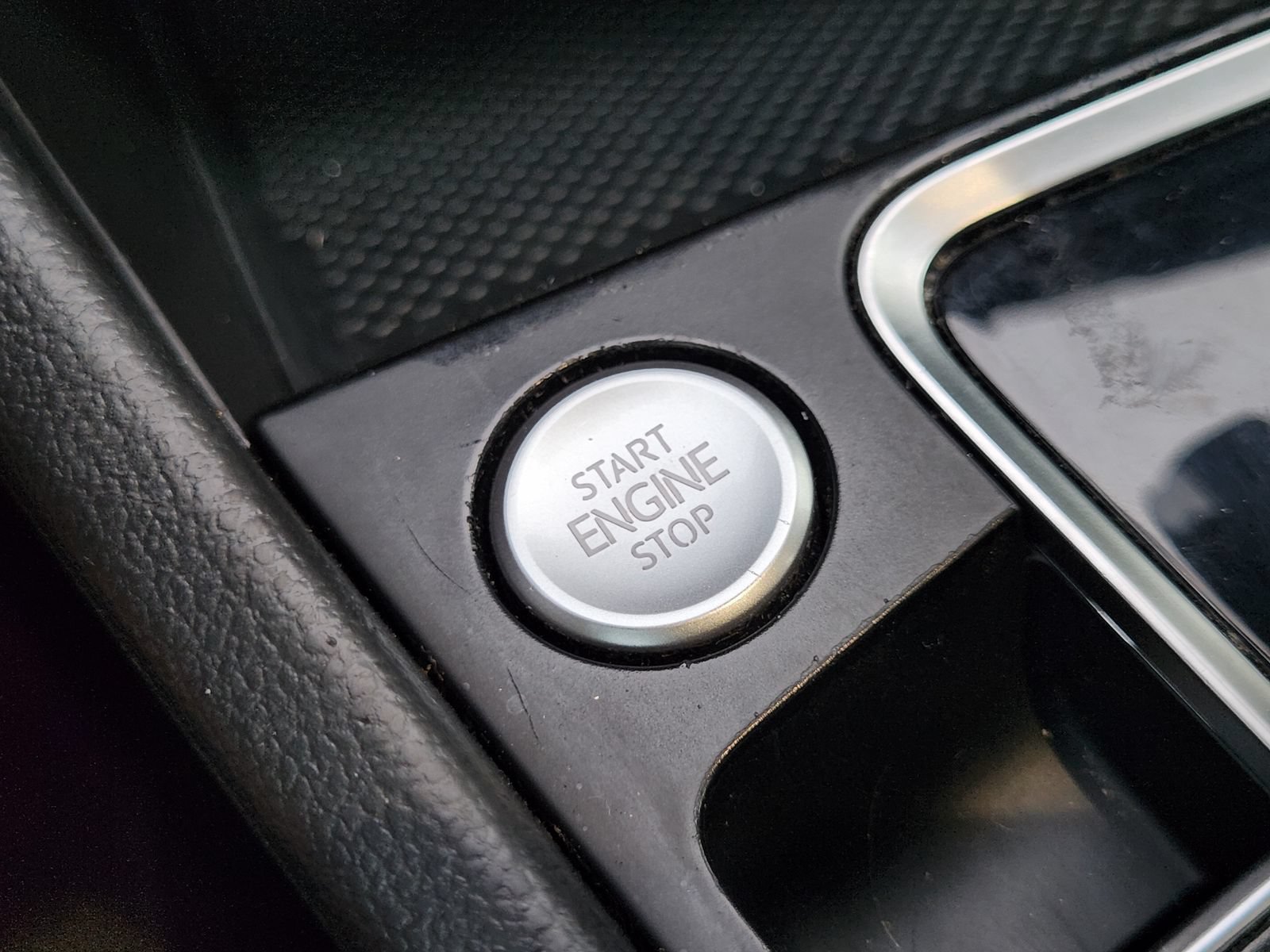 Used 2019 Volkswagen Jetta R-Line FWD image 23