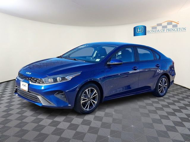 Used 2023 Kia Forte LXS w/ LXS Technology Package image 3