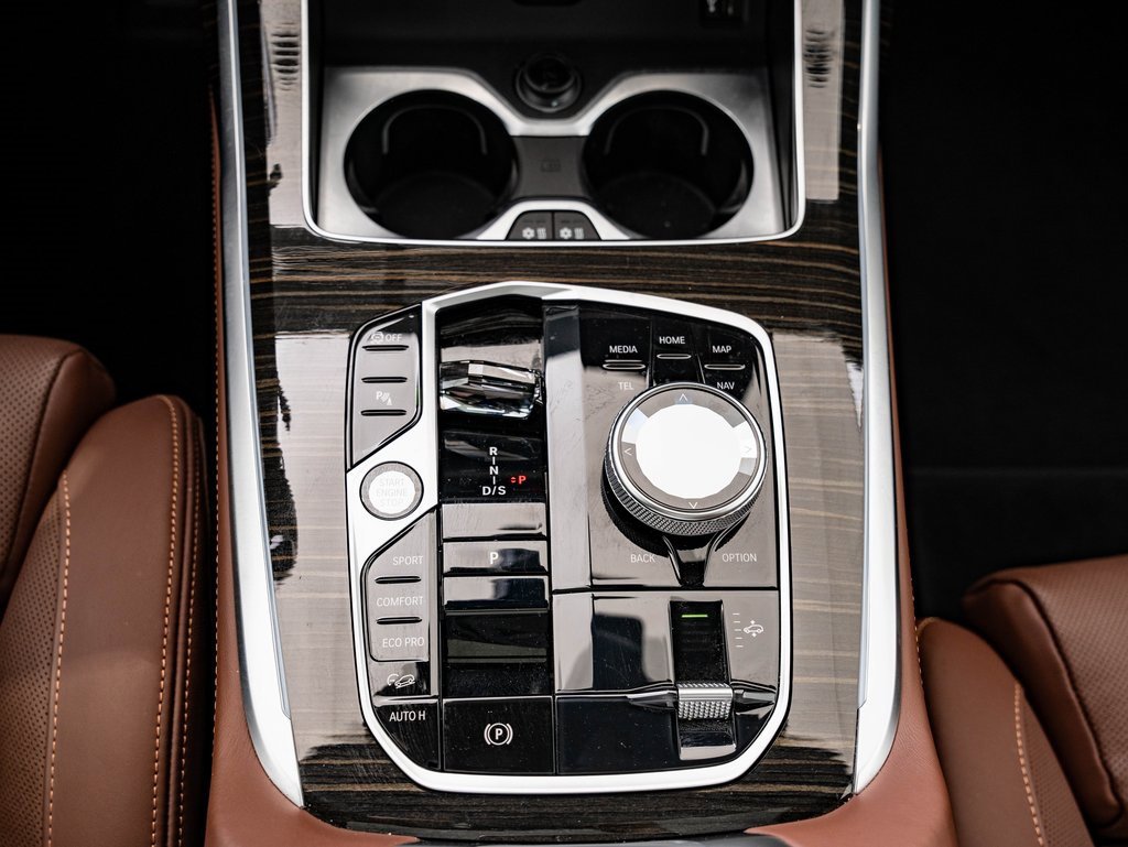 Used 2024 BMW X7 M60i w/ Executive Package image 40