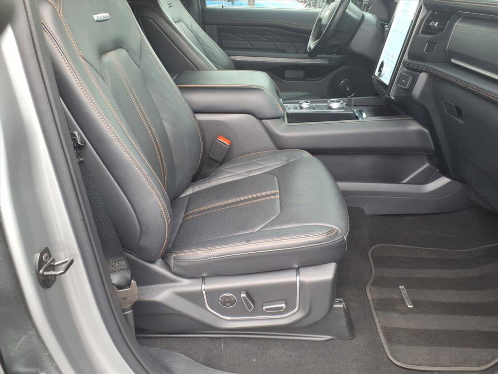 Used 2024 Ford Expedition Platinum image 10