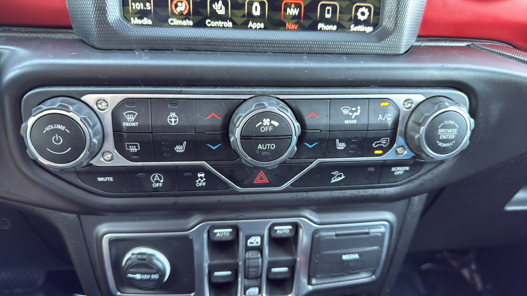 Used 2018 Jeep Wrangler Unlimited Rubicon AWD/4WD image 25