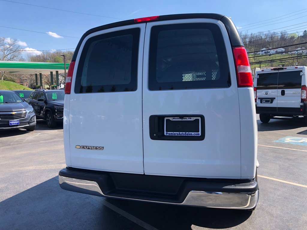 Used 2024 Chevrolet Express 2500 w/ Driver Convenience Package image 4