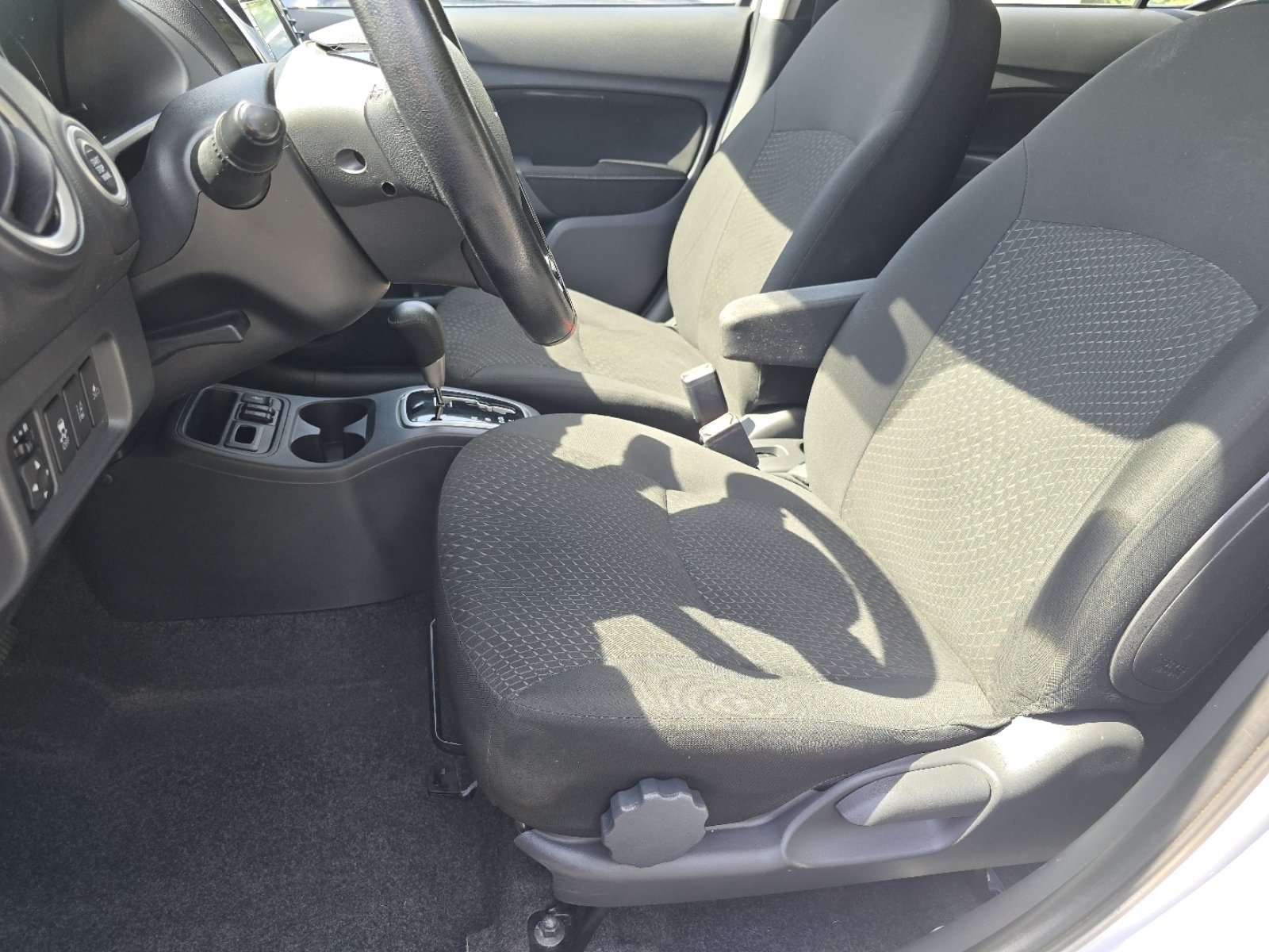 Used 2024 Mitsubishi Mirage G4 SE FWD image 24