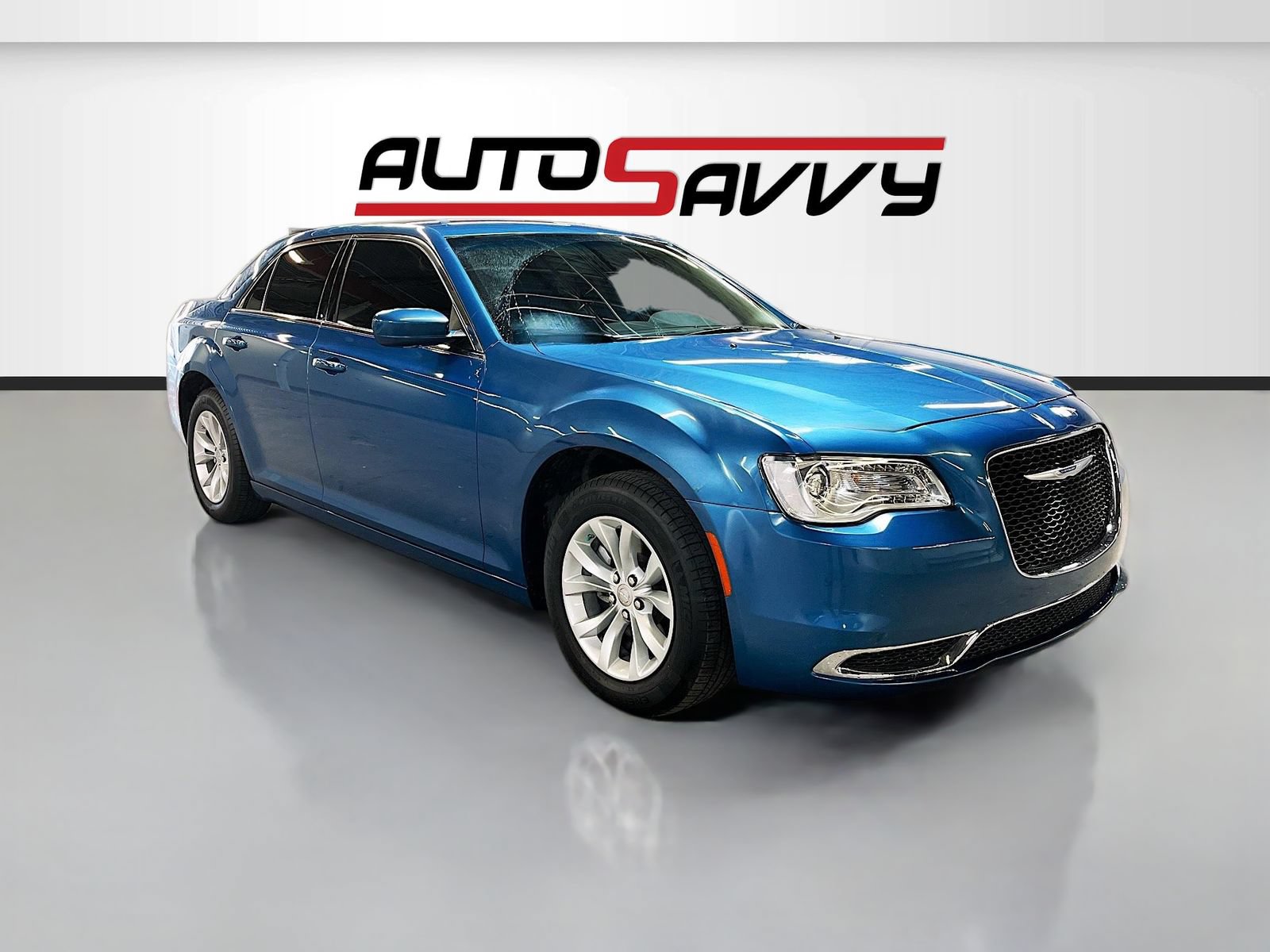 Used 2023 Chrysler 300 Touring RWD image 1