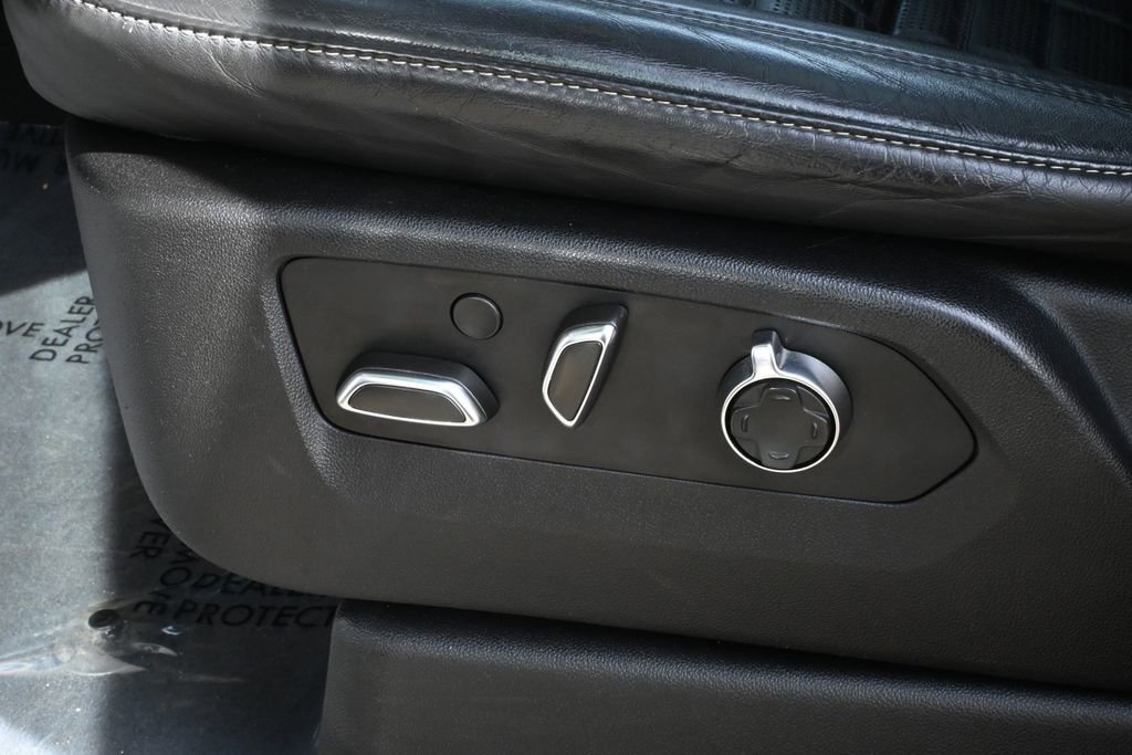 Used 2021 Cadillac Escalade Sport Platinum w/ Heavy-Duty Trailer Package image 29