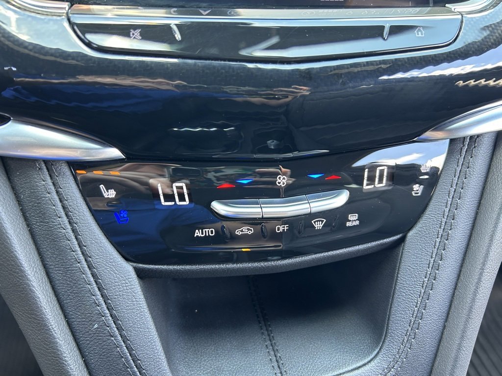 Used 2024 Cadillac XT6 Sport w/ Technology Package image 32