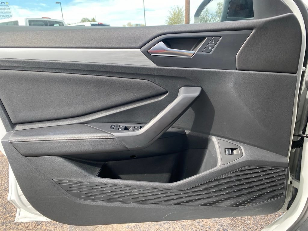 Used 2025 Volkswagen Jetta Sport FWD image 26