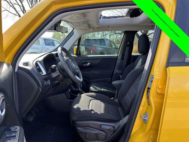 Used 2018 Jeep Renegade Latitude w/ Advanced Technology Group image 3