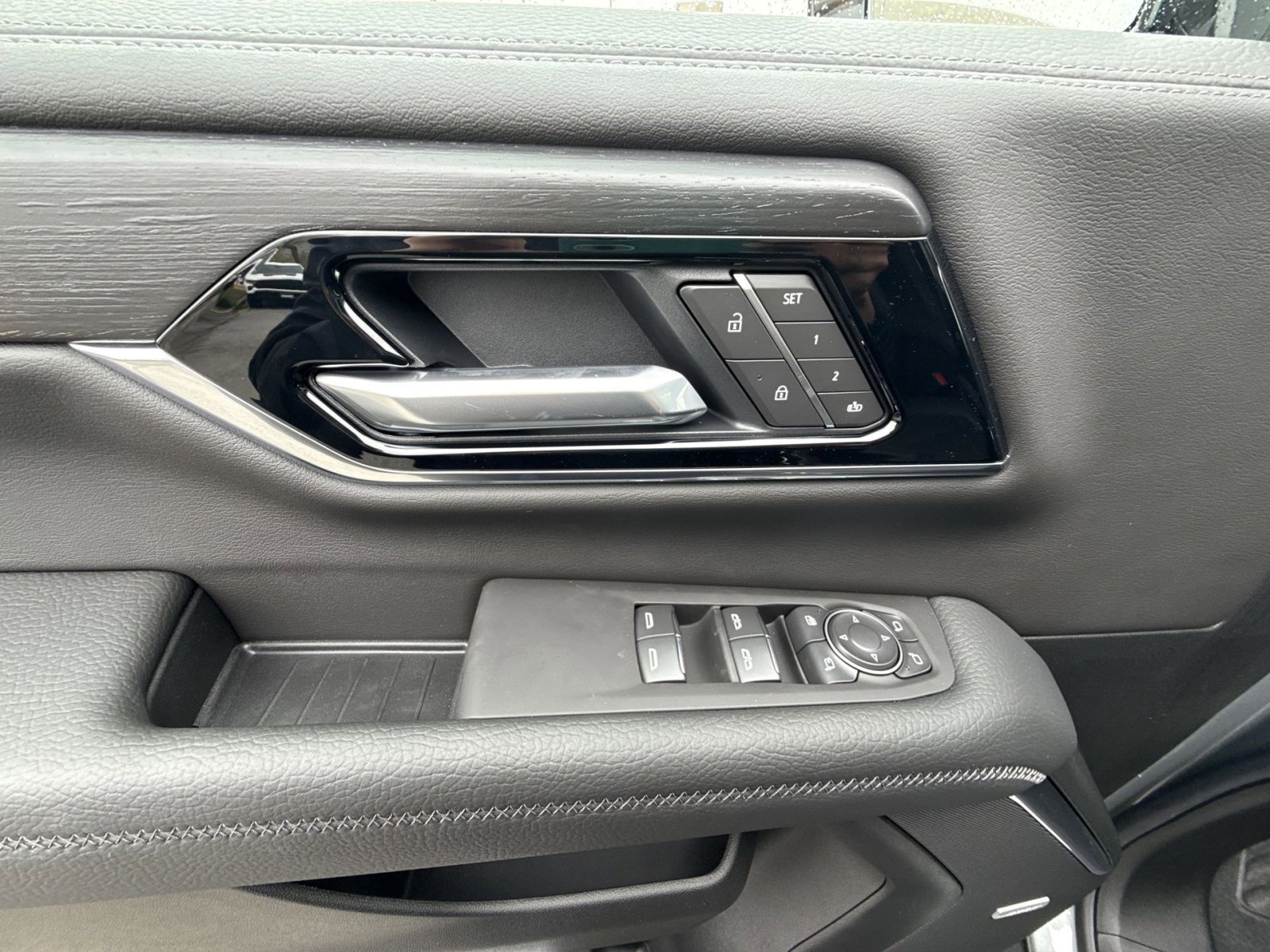 New 2026 GMC Yukon Denali w/ Sun & Power Step Package AWD/4WD image 15