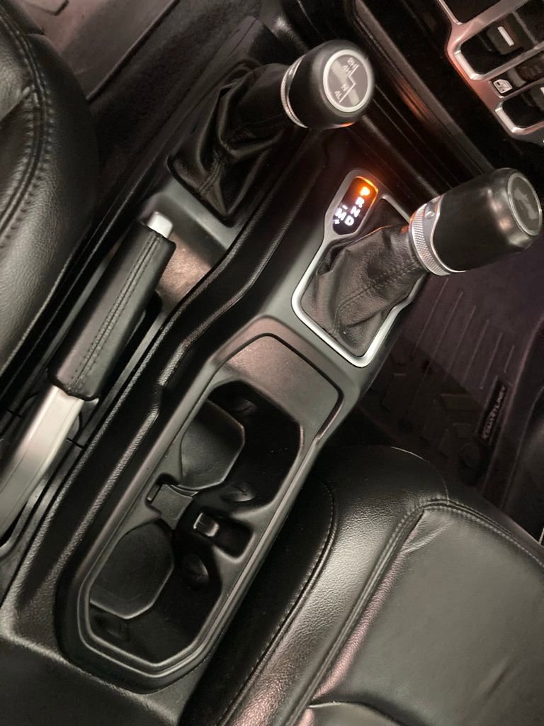 Used 2020 Jeep Wrangler Unlimited Sahara AWD/4WD image 9
