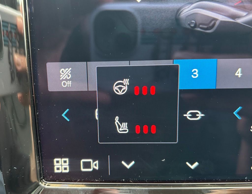 Used 2024 Volvo XC60 B5 Plus w/ Climate Package image 13