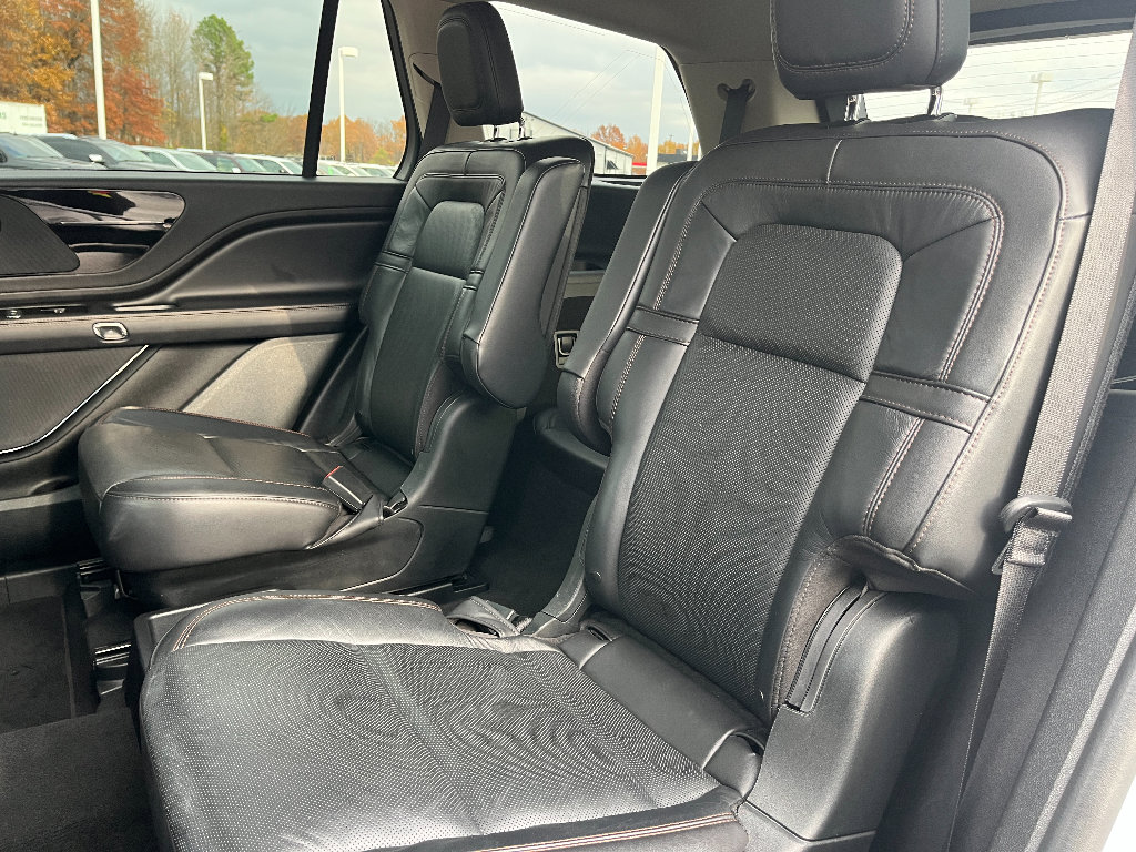 Used 2023 Lincoln Aviator Reserve AWD/4WD image 37