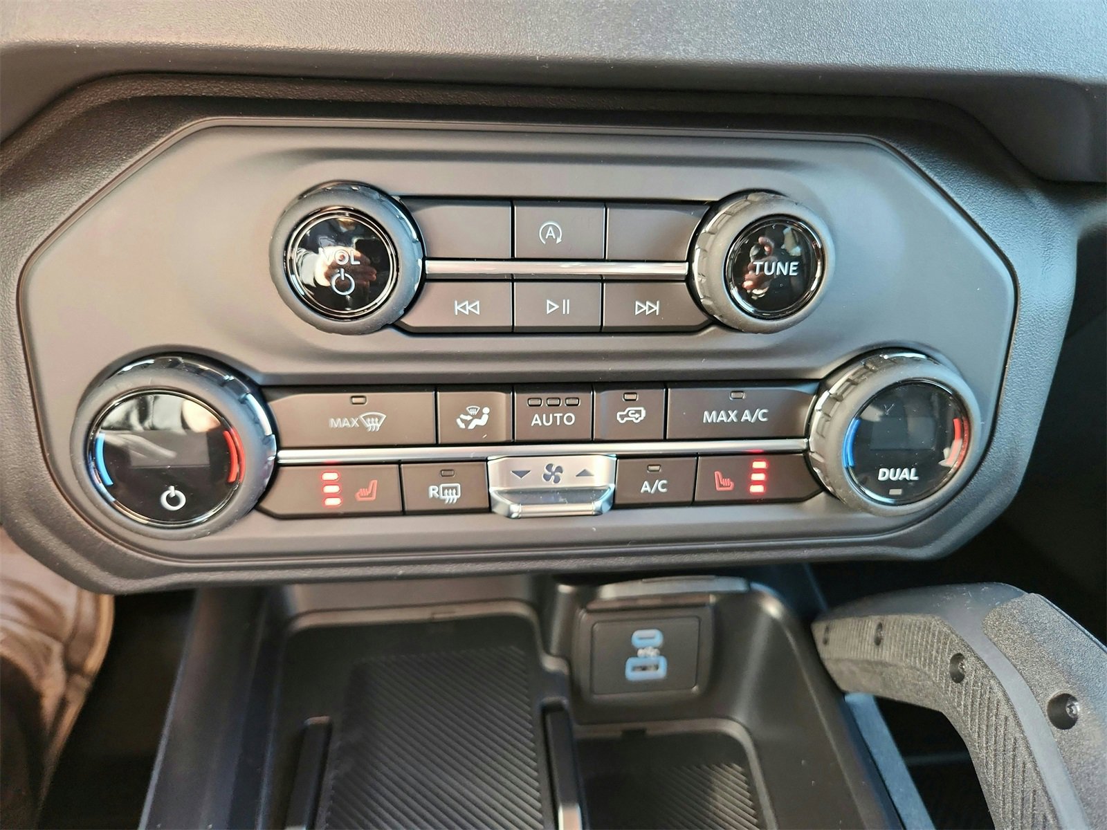 New 2025 Ford Bronco Big Bend w/ Black Diamond Package image 19