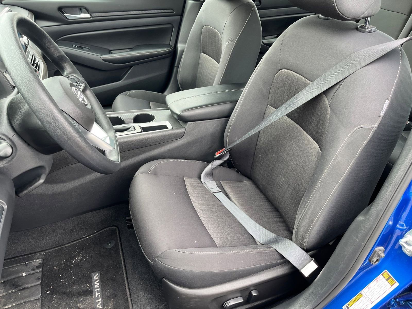 Used 2025 Nissan Altima 2.5 SV image 32