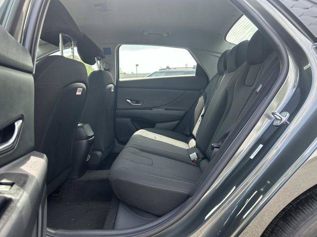 New 2026 Hyundai Elantra SE FWD image 4