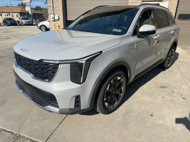 Used 2025 Kia Sorento S w/ Panoramic Sunroof Package FWD image 7